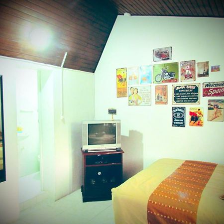 Como En Casa! Restaurante Y Hostal Богота Экстерьер фото