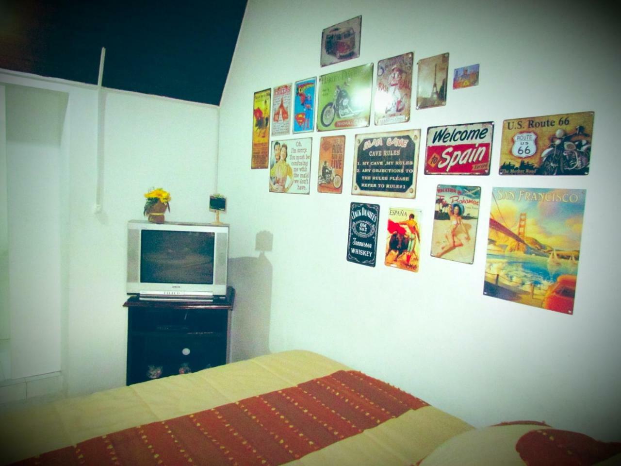 Como En Casa! Restaurante Y Hostal Богота Экстерьер фото